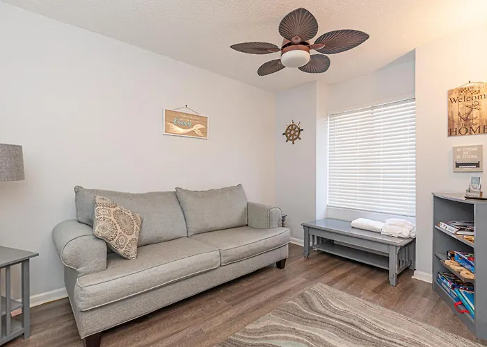Runaway Bay Retreat With Outdoor Pool * Ocean Stadt