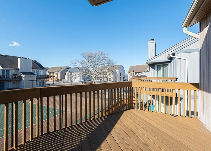 Runaway Bay Retreat With Outdoor Pool * Ocean Stadt