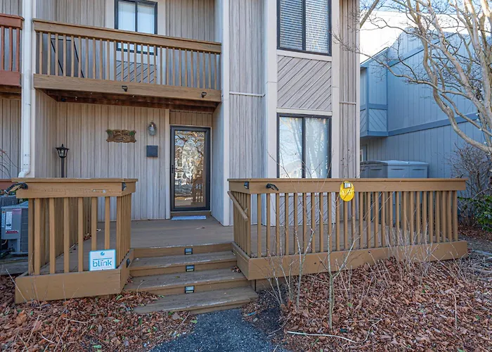 Runaway Bay Retreat With Outdoor Pool *