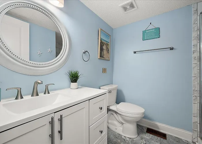 Runaway Bay Retreat With Outdoor Pool *