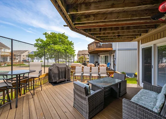 Runaway Bay Retreat With Outdoor Pool Ferienhaus *