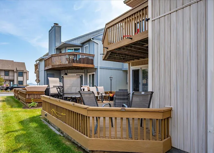 Ferienhaus Runaway Bay Retreat With Outdoor Pool Ocean Stadt
