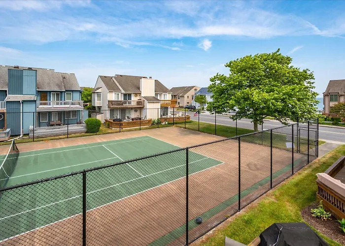Runaway Bay Retreat With Outdoor Pool Ocean Stadt