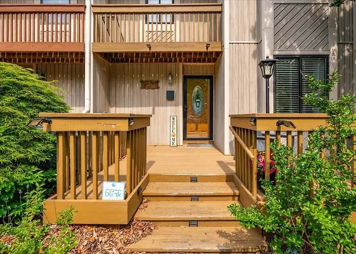 Ferienhaus Runaway Bay Retreat With Outdoor Pool *