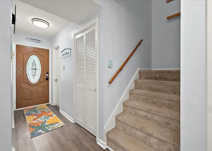 Runaway Bay Retreat With Outdoor Pool Ocean Stadt